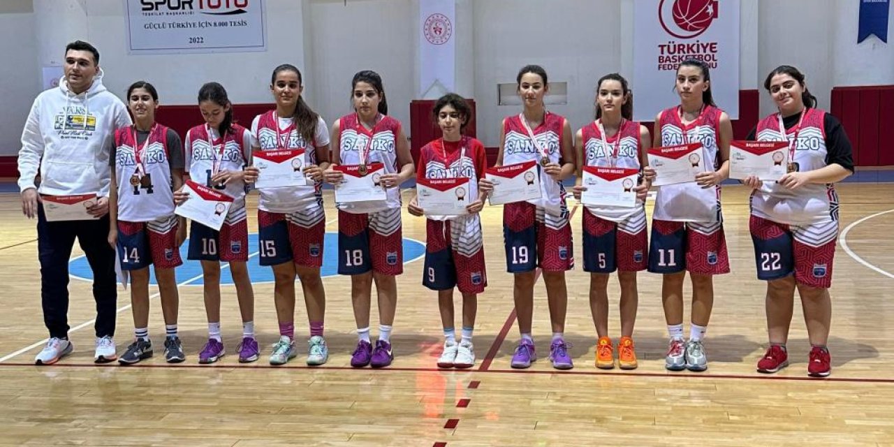 SANKO Okulları basketbolda şampiyon oldu