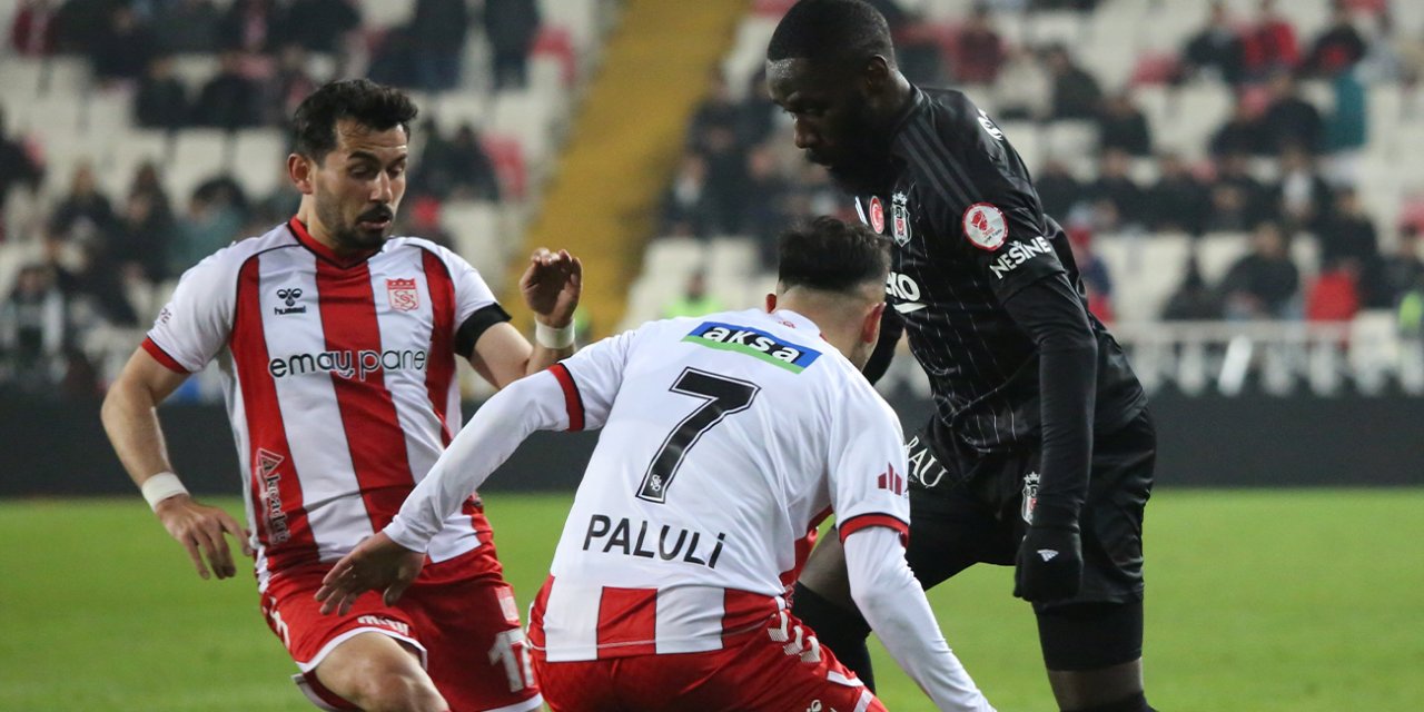 Beşiktaş, Sivasspor’da 3 puan kopardı, kupaya 3 puanla başladı