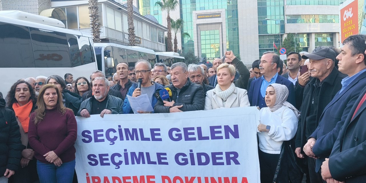 Mersin’de Kayyım Protestosu: “Seçimle gelen, seçimle gider”