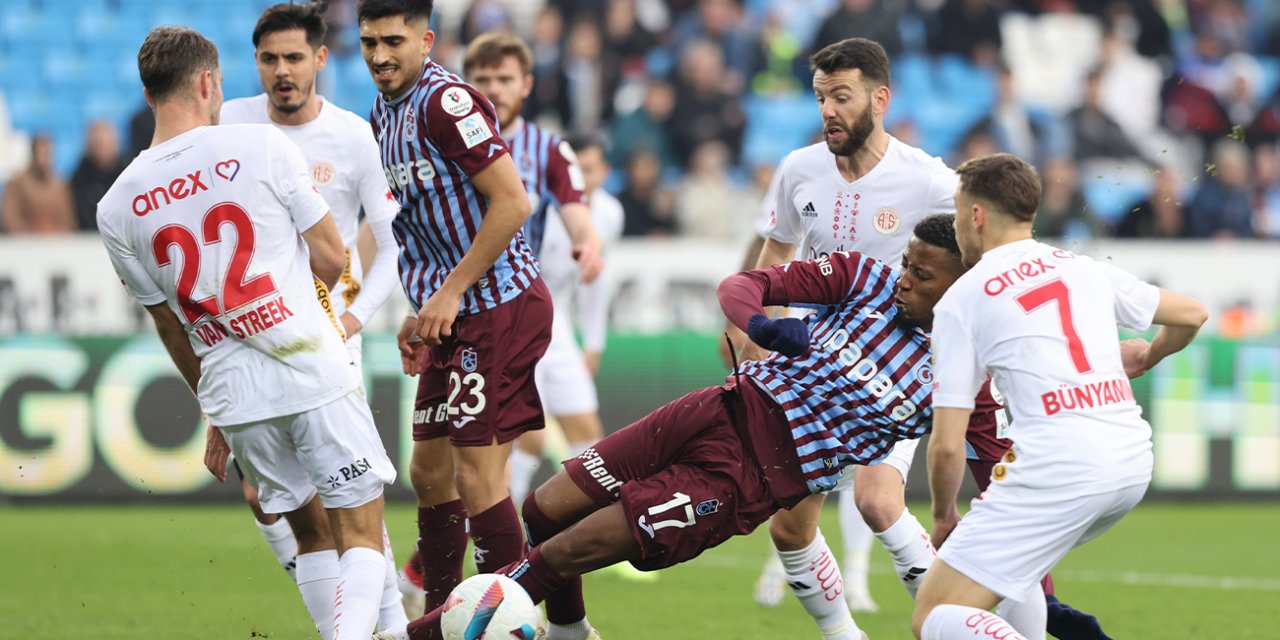 Malheiro maça damga vurdu! Fırtına evinde gol oldu yağdı!