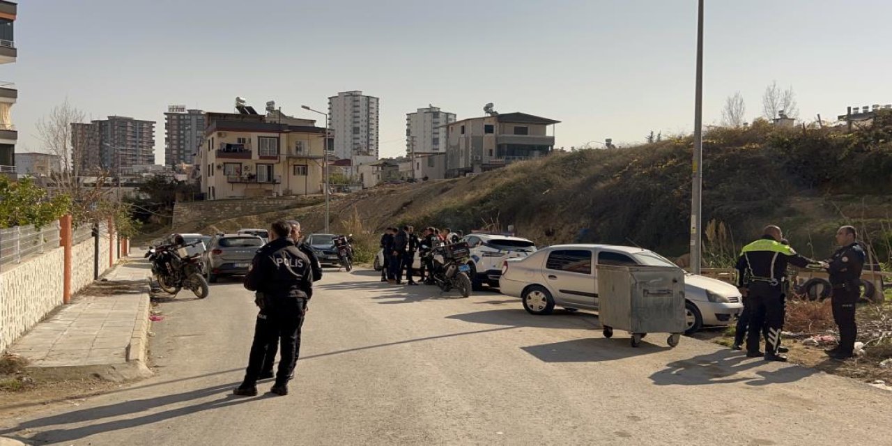 Polis memurundan kan donduran  katliam: 5 ölü