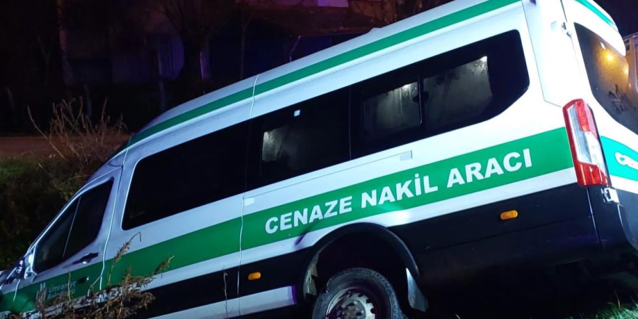 Cenaze aracı kaza yaptı: 10 yaralı