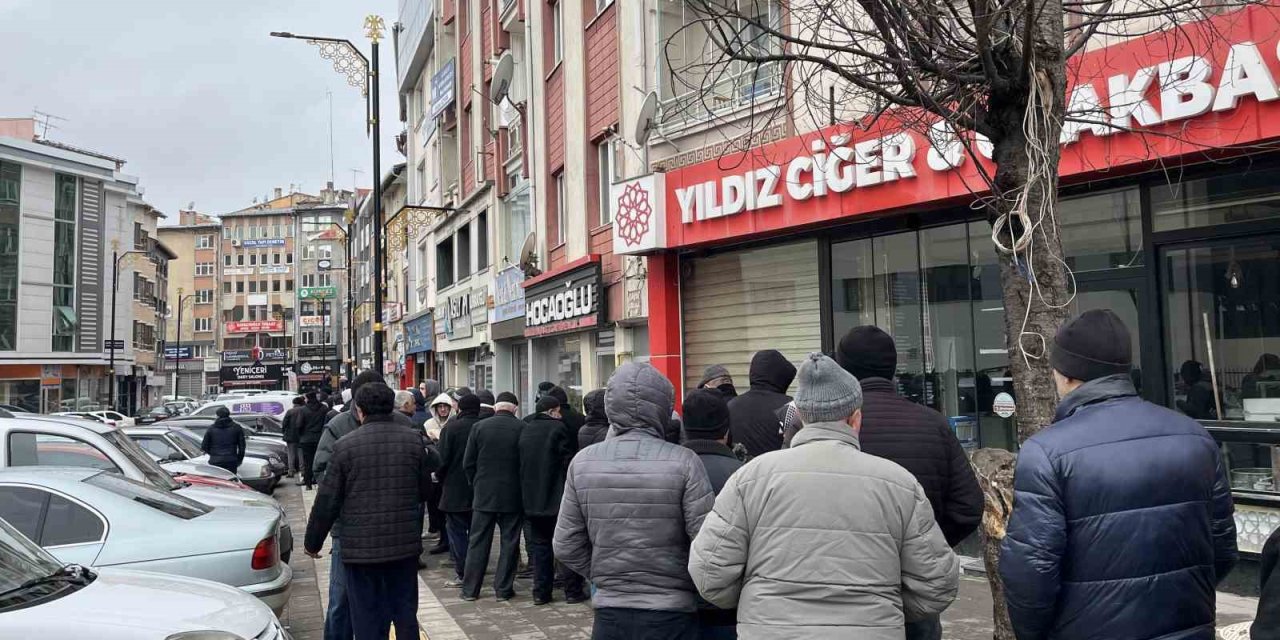 Zam korkusu kuyruğa yol açtı