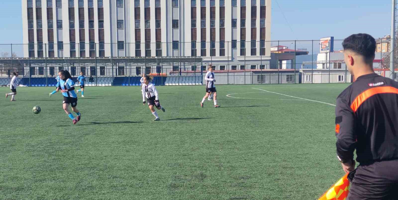 Kadınlar 2. Lig: Vangücü SK: 3 - Silopi Belediyesi Sportif Faaliyetler SK: 1