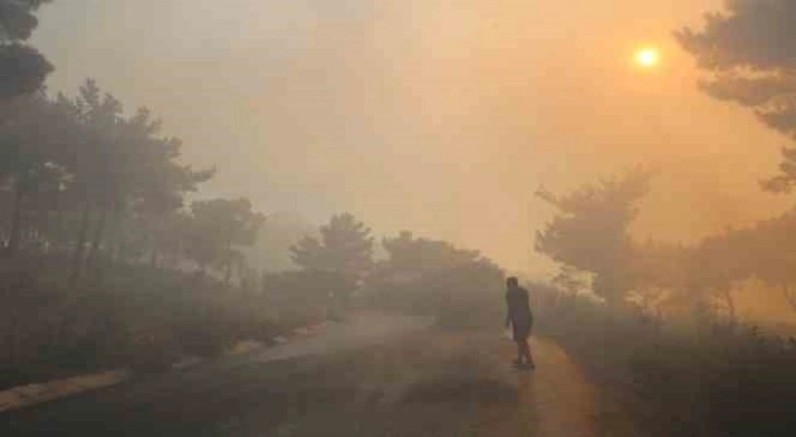 Hatay da yangına müdahalede  tanker alevlerin içerisinde kaldı