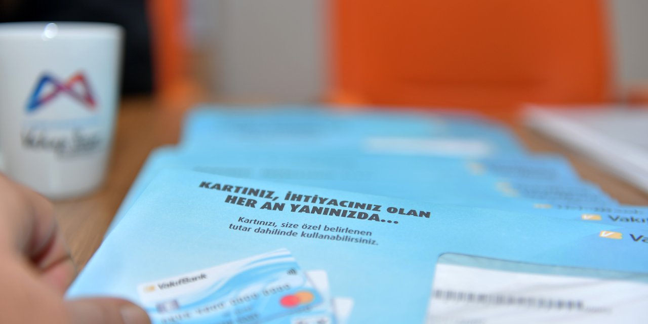 Mersin Büyükşehir Belediyesi öğrencilerin yanında olmaya devam ediyor