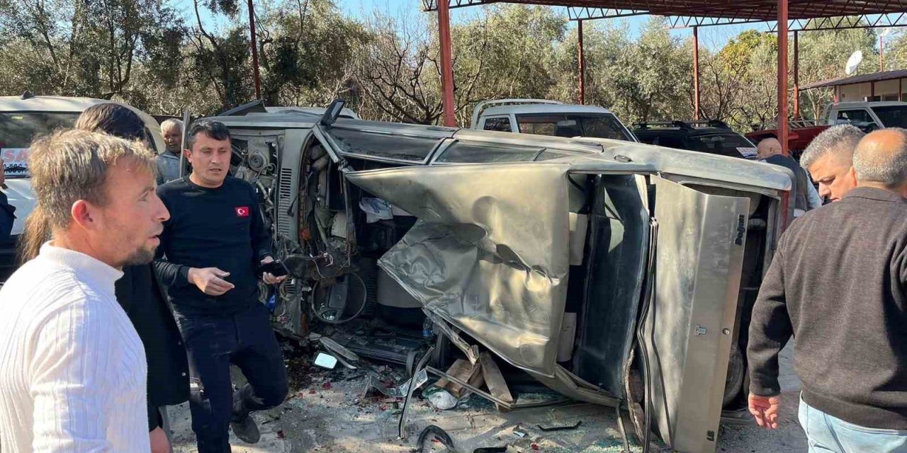 Mersin’de seyir halindeki otomobil takla attı 2 yaralı