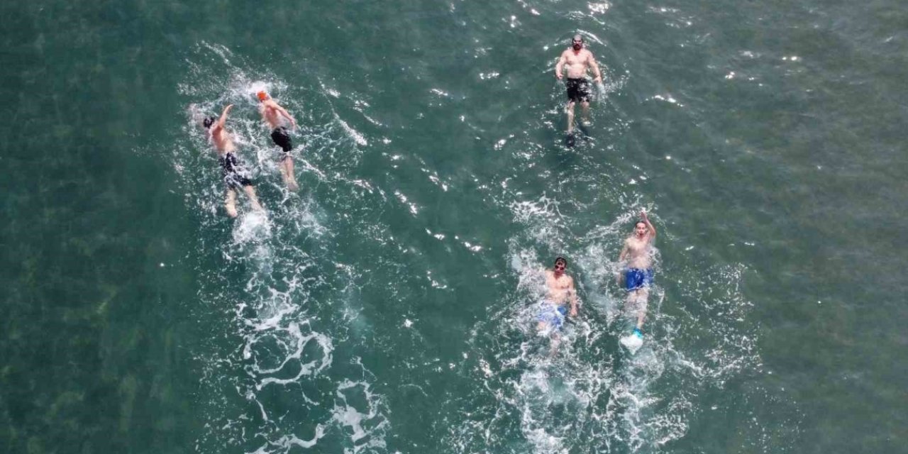 Mersin de sibirya soğukları nda deniz keyfi