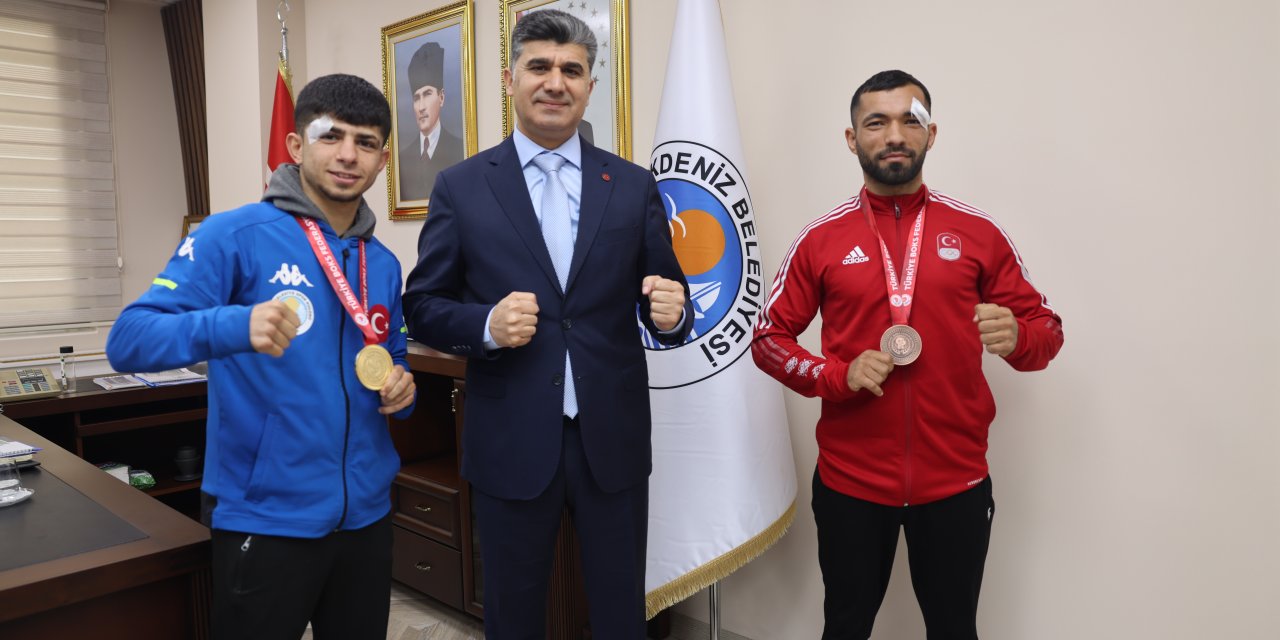 Akdeniz Belediyesi sporcuları 2 madalya ile gururlandırdı