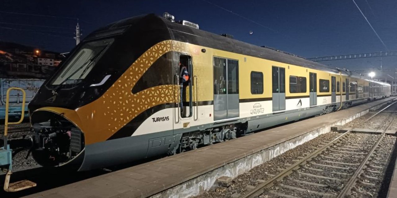 Gaziantep tramvayı için yeni tren setleri yola çıktı