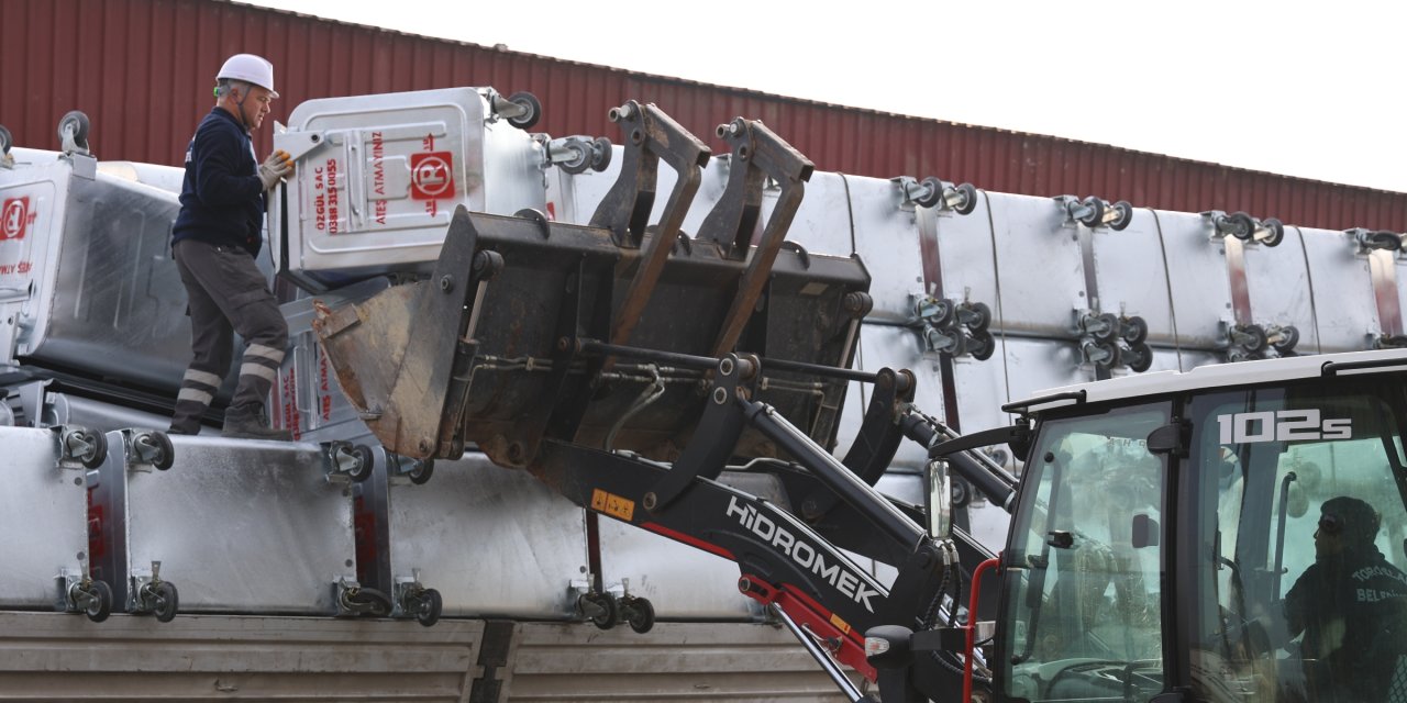 Toroslara 725 adet yeni çöp konteyneri