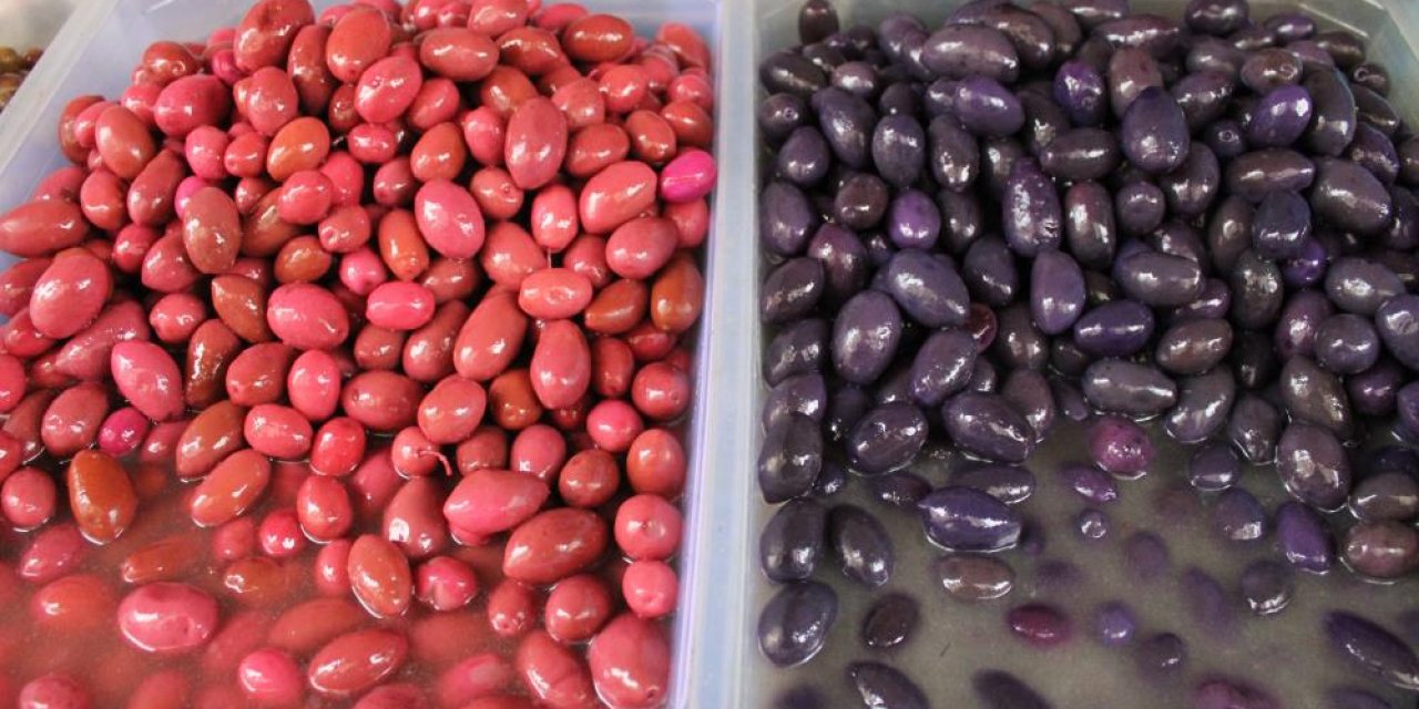 Mor ve pembe zeytinlerin reng sırı belli oldu