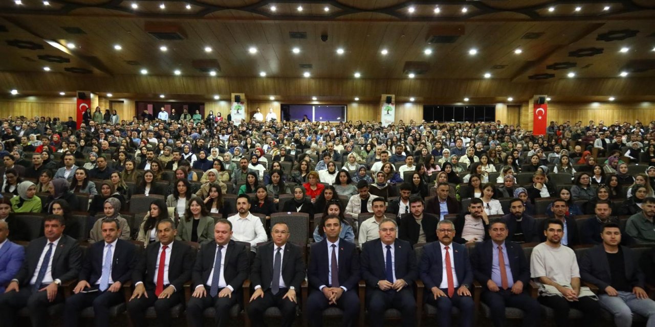 Gaziantep’te Türkiye yüzyılı vizyonuyla öğretmenlerle bir araya gelindi