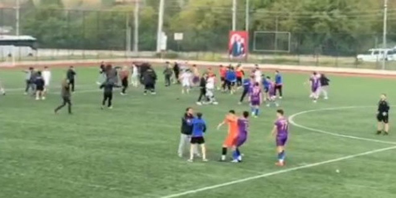 Türkiye Şampiyonası'nda yeşil saha ring alanına döndü