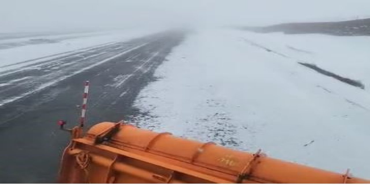 Ardahan-Çıldır kara yolunda kar yağışı etkili oldu