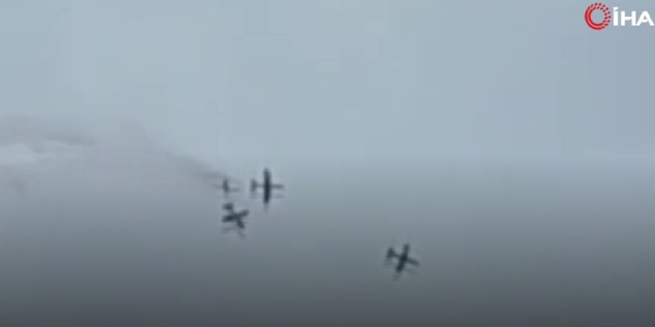 İtalya Hava Kuvvetleri'ne ait uçaklar havada çarpıştı