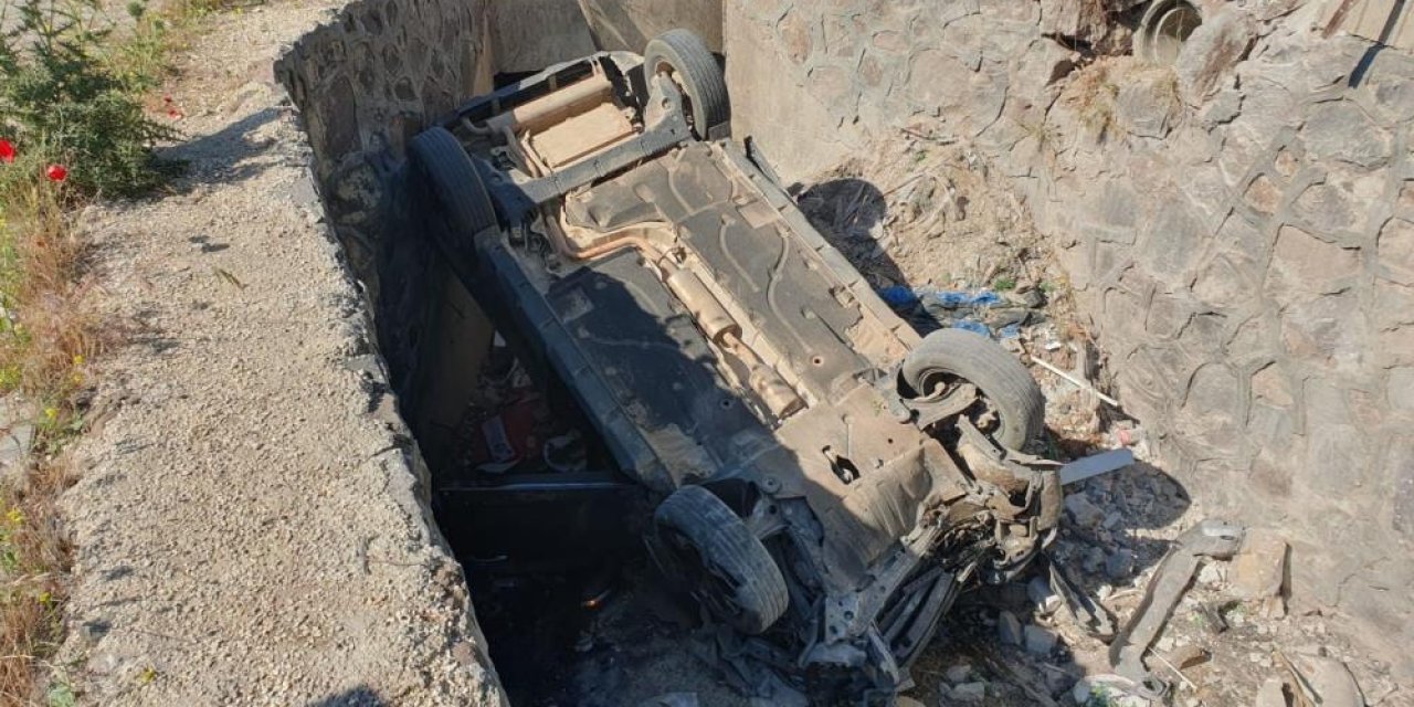 Yavuzeli'nde traktör ile çarpışan araç kanala uçtu, çok sayıda yaralı var