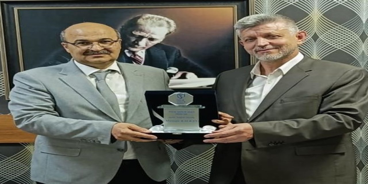 Gaziantep Üniversitesi Hastanesi Başmüdürü Kalkan’a 2024 İyilik Sağlık ödülü