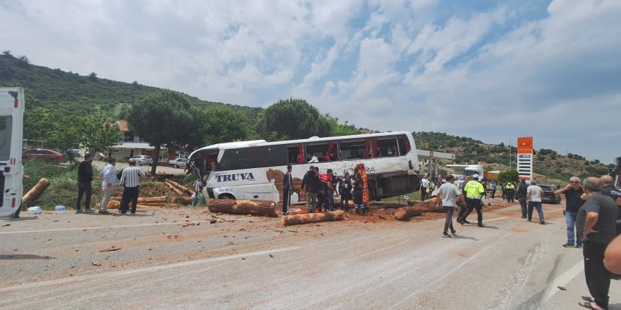 Katliam gibi otobüs kazası: çok sayıda ölü ve yaralı var