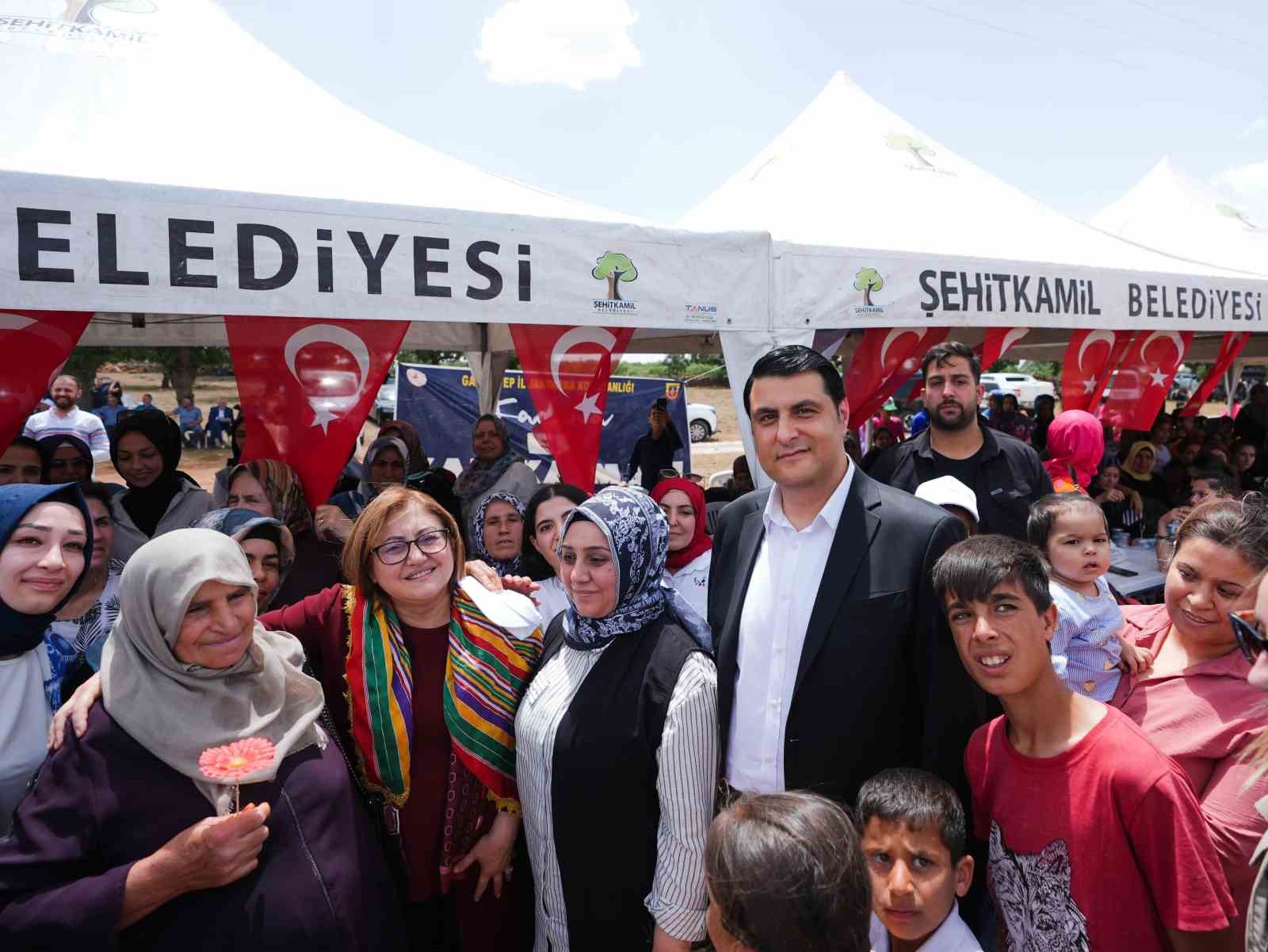 Şehitkamil Belediye Başkan Yılmaz’a Rışvanlardan sevgi seli