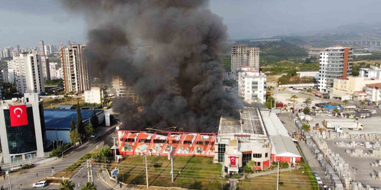 Mersin’deki fabrika yangını sürüyor