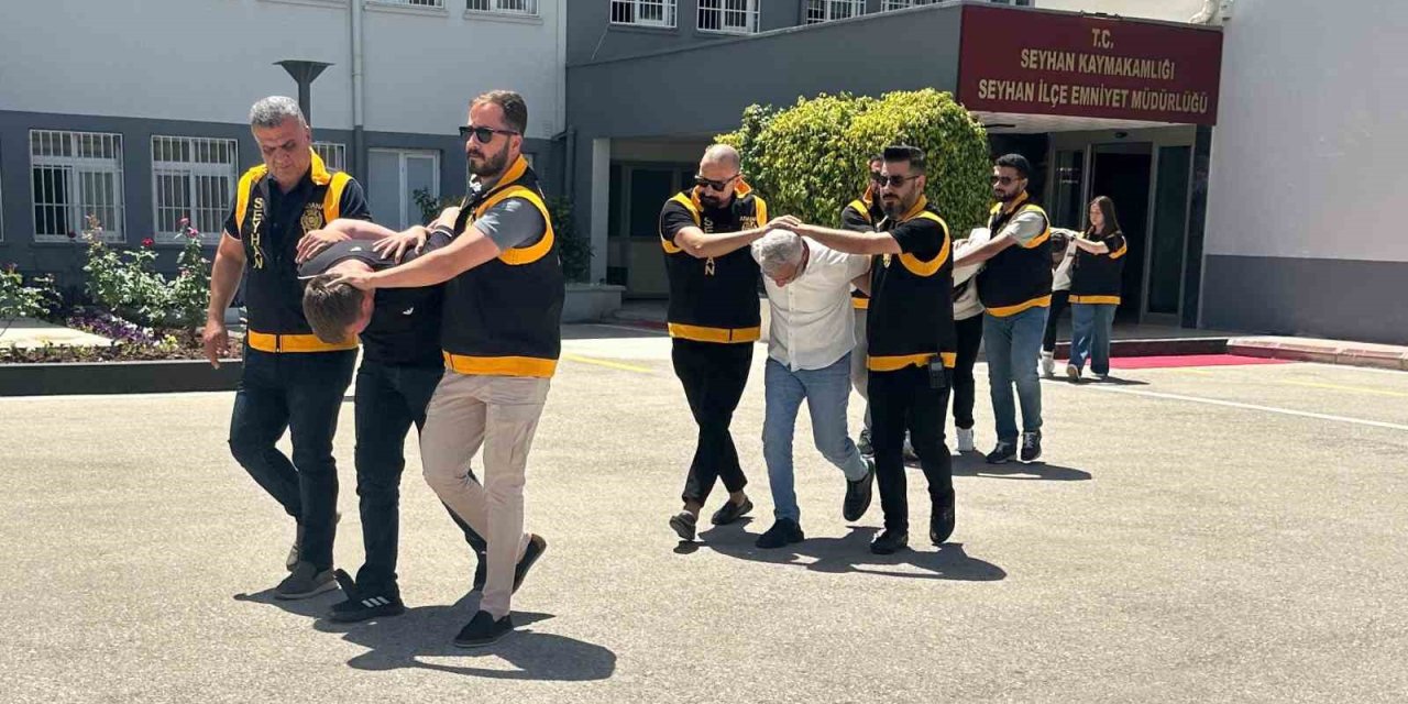 Adana’da sevgili dehşeti, işyeri kurşunlandı