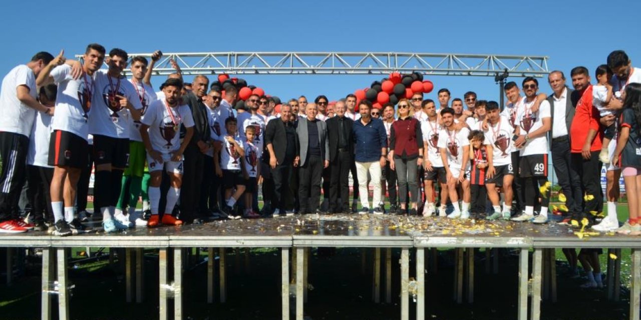 Şampiyon takım  ligden çekilme ve kulübü satma kararı aldı