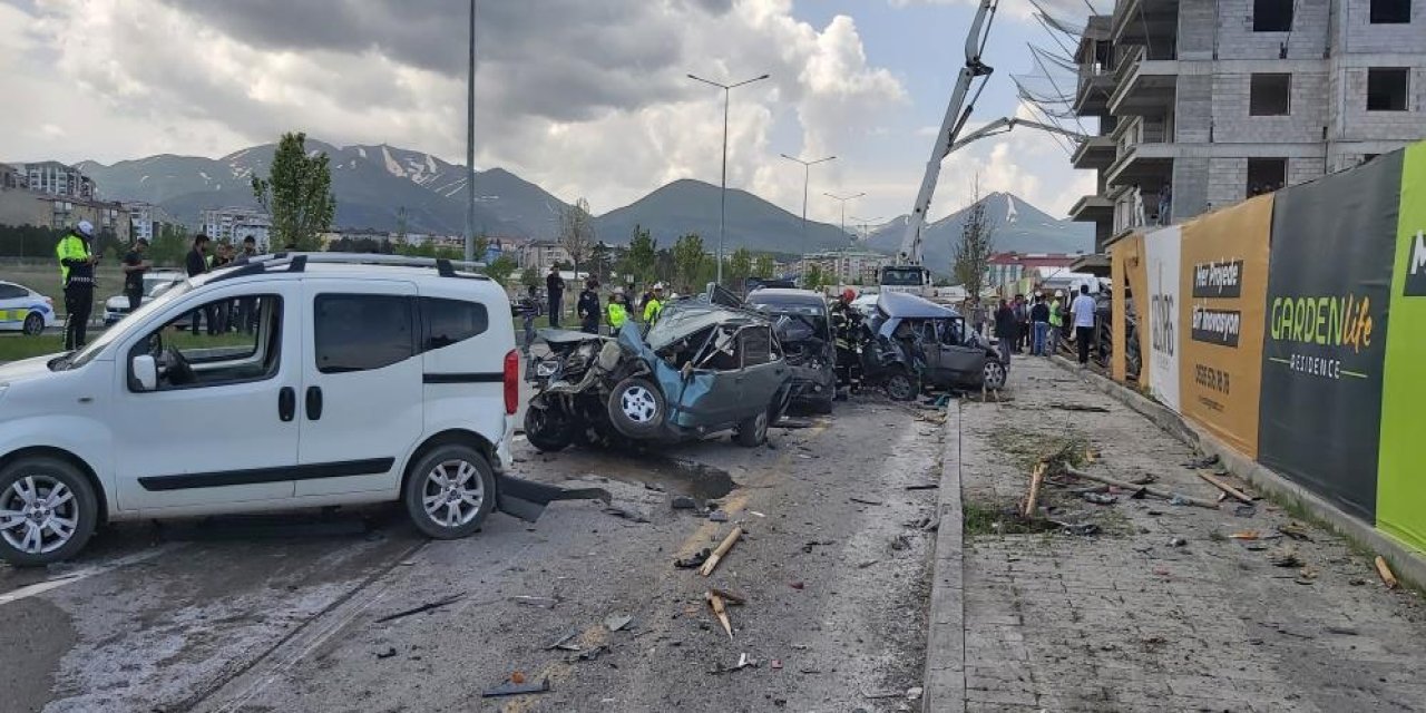 Katliam gibi kaza! beton mikseri 8 aracı biçti