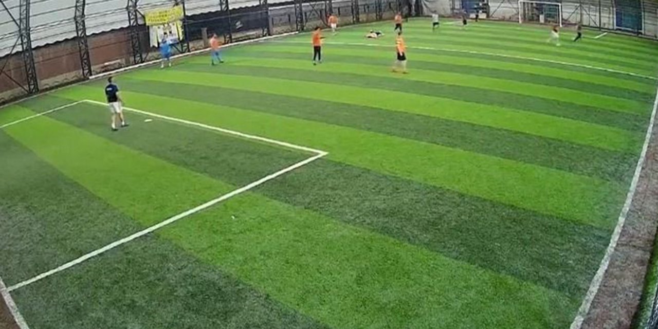 Futbol oynarken kalp krizi geçiren genç hayatını kaybetti