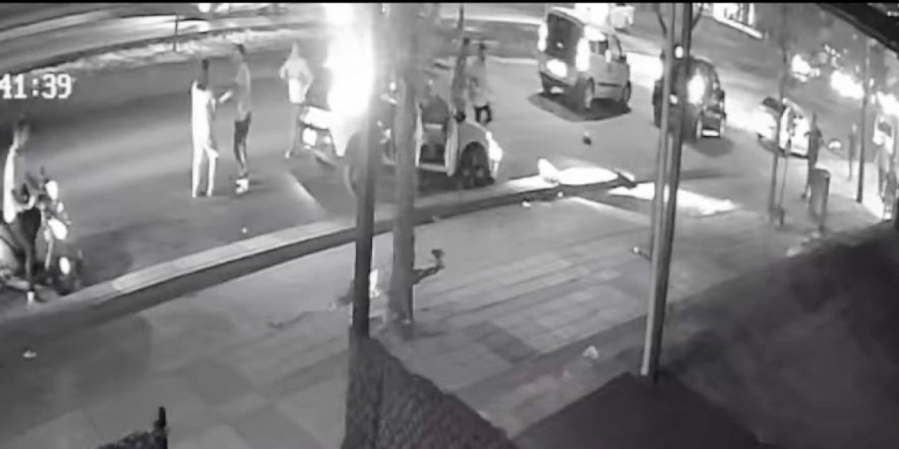 Gaziantep'te  otomobil ve motosiklete çarptı: 1’i ağır 2 yaralı