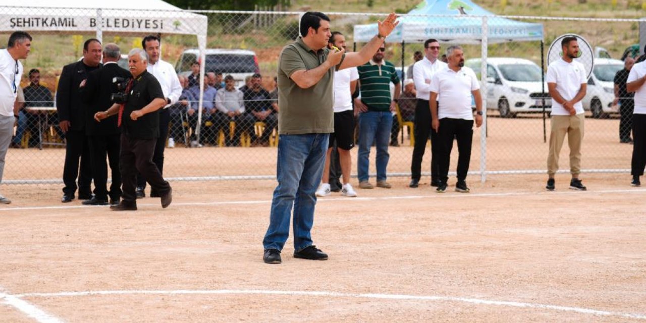 Şehitkamil Belediyesinden Öğümsöğüt’e futbol sahası