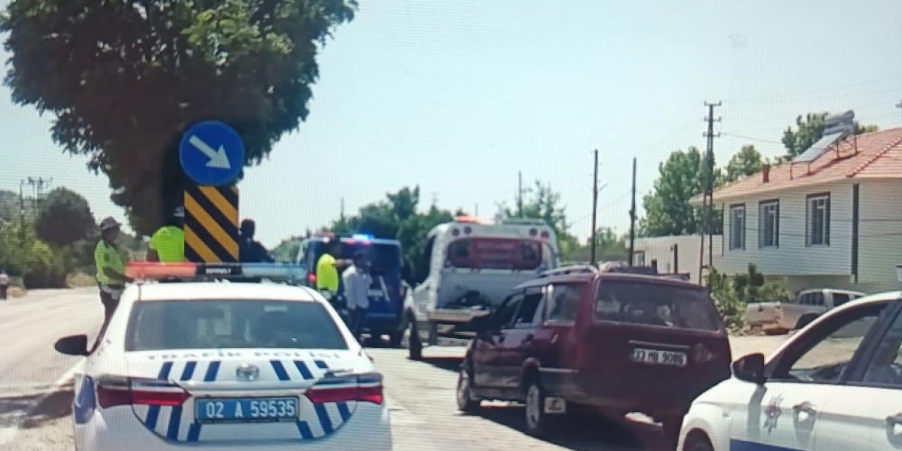 Gölbaşı ilçesinde iki otomobil çarpıştı: 7 yaralı