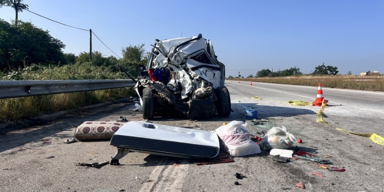 Hatay’da feci kaza kamyon 3 aracı biçti ölü ve yaralılar var