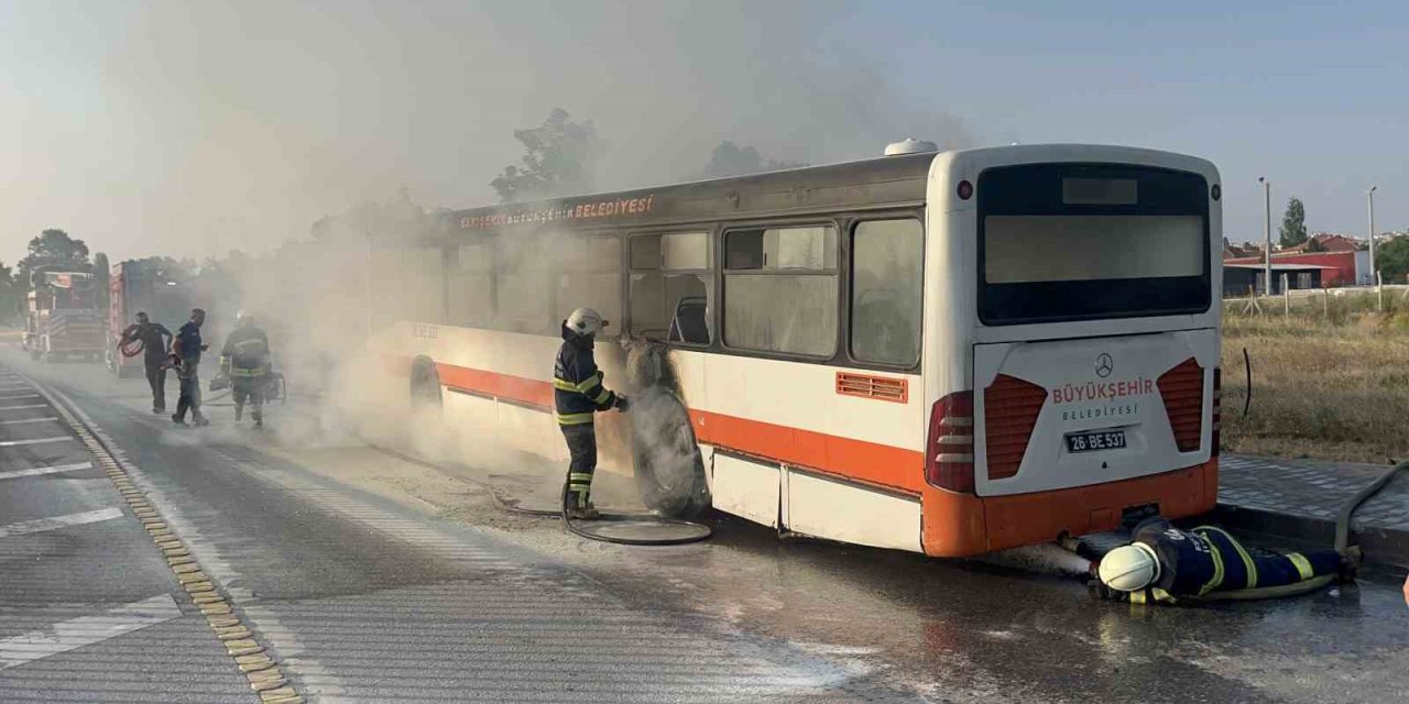 Eskişehir’de yolcu otobüsü yandı