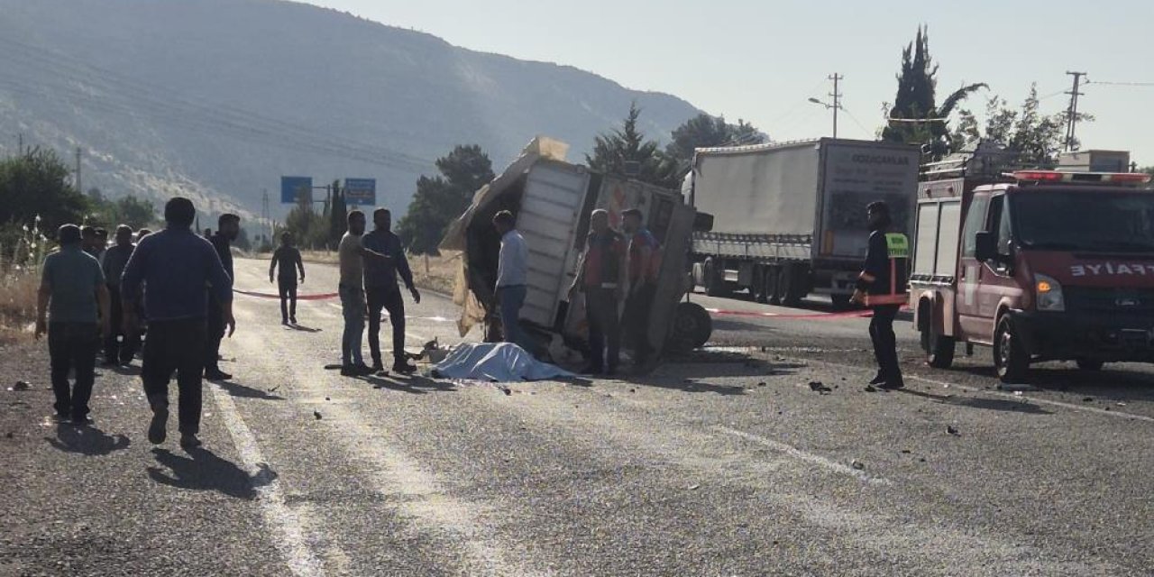 Adıyaman’da, otomobil ile kamyonet çarpıştı: 1 ölü, 4 yaralı