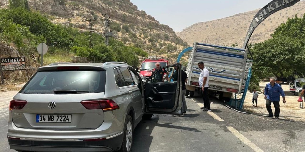 Mardin'de SUV ile kamyonet çarpıştı 6 yaralı