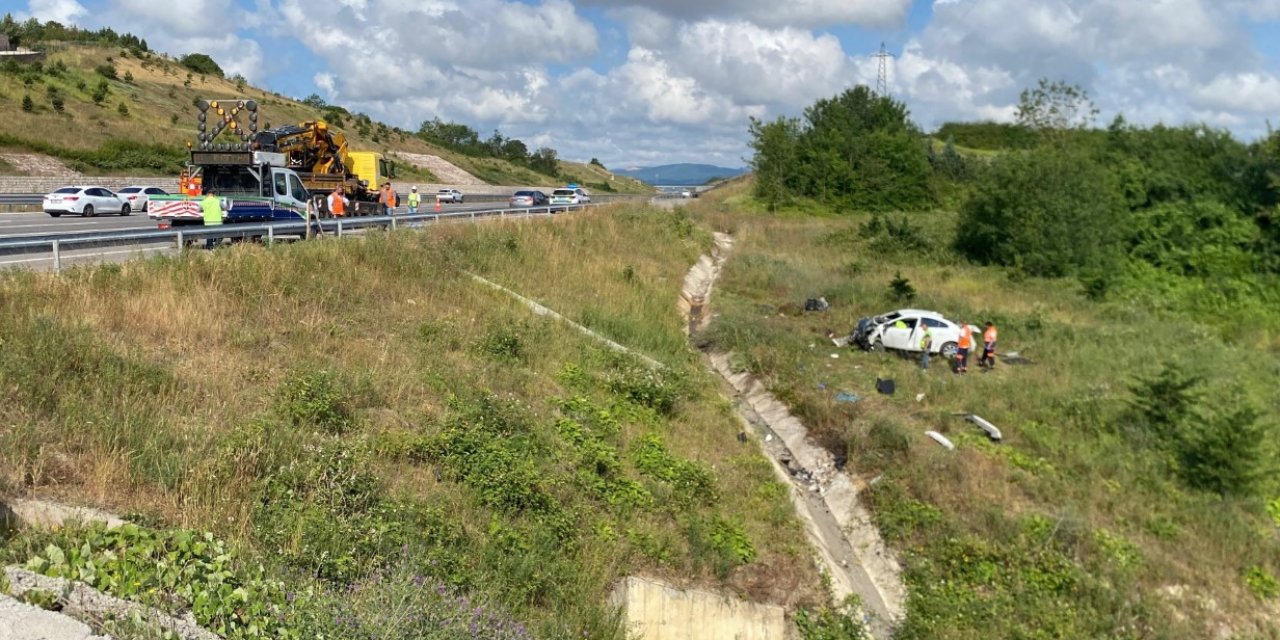Otomobil şarampole devrildi 4’ü ağır 8 kişi yaralandı