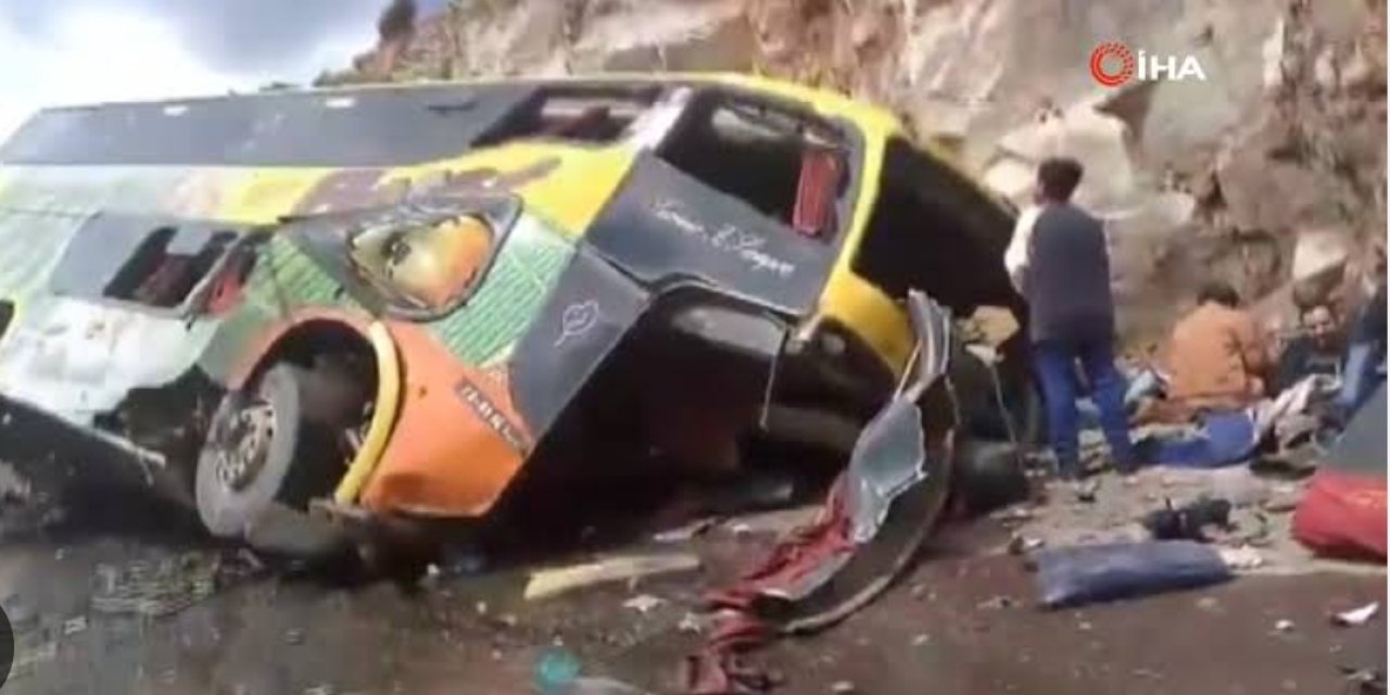 Sulama Kanalına devrilen pikap 2 kişiye mezar oldu