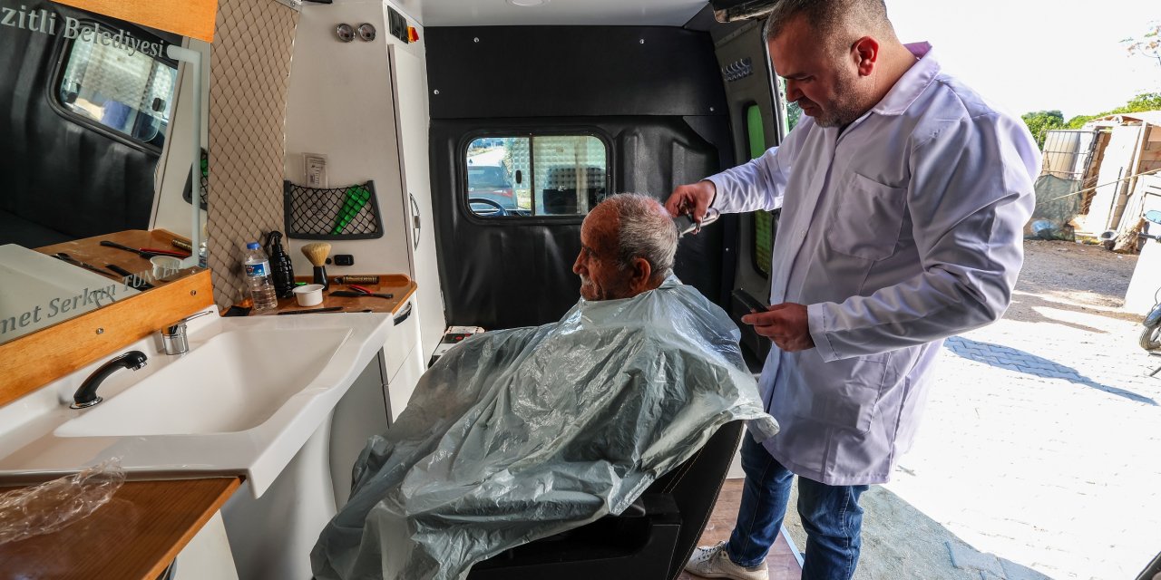 Mezitli’de mobil kuaför hizmeti 15.500 kişiye ulaştı