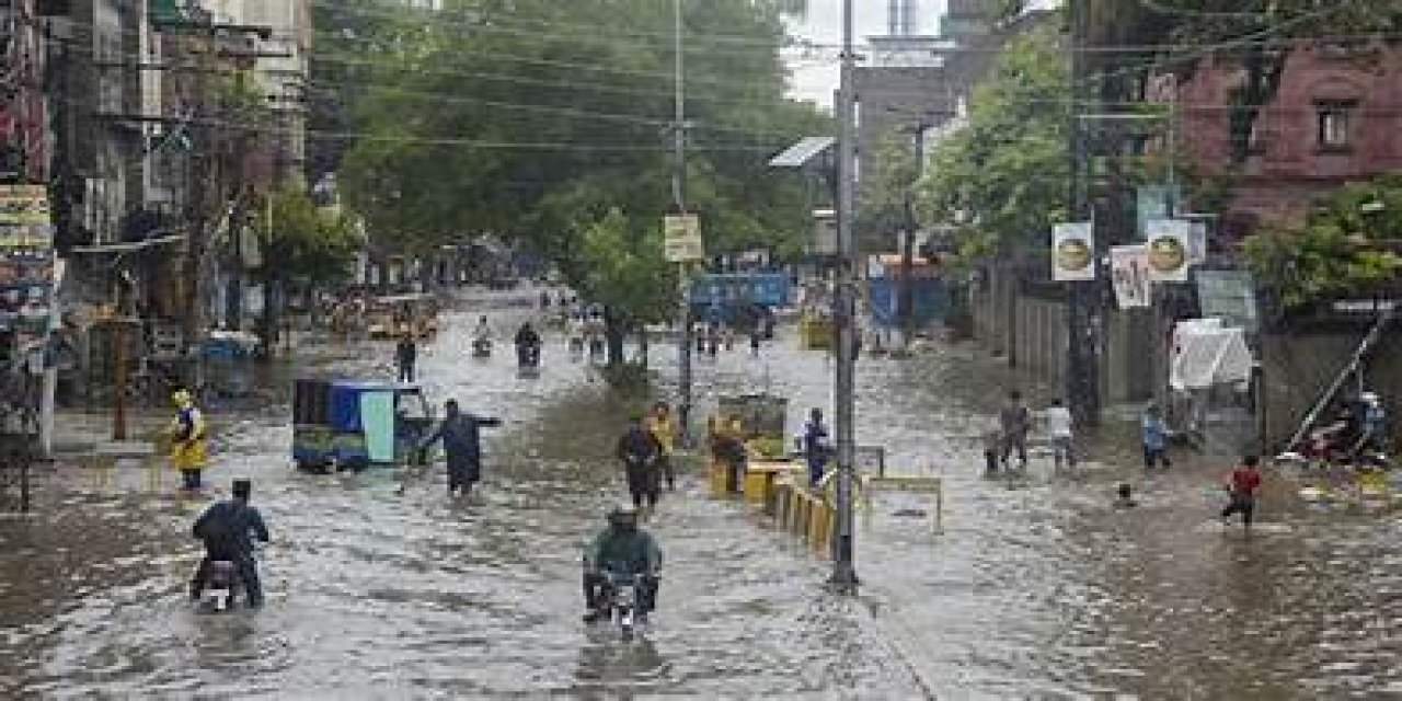 Pakistan’da muson yağışları nedeniyle 57 kişi öldü