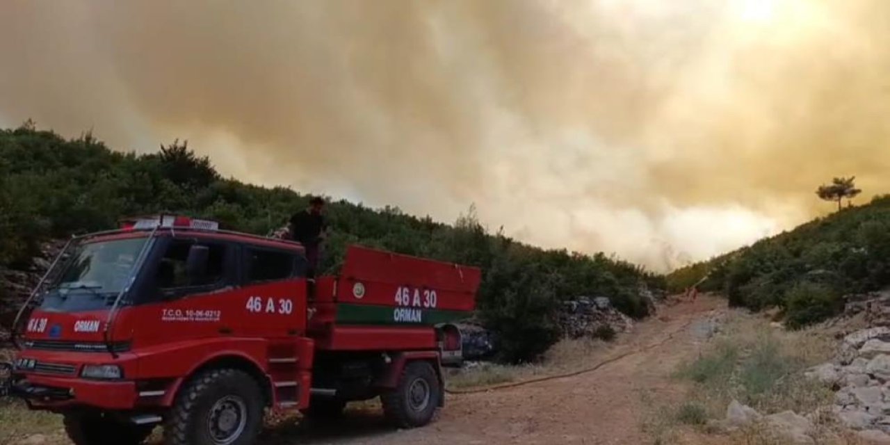Gaziantep'te orman yangını havadan ve karadan müdahale ediliyor