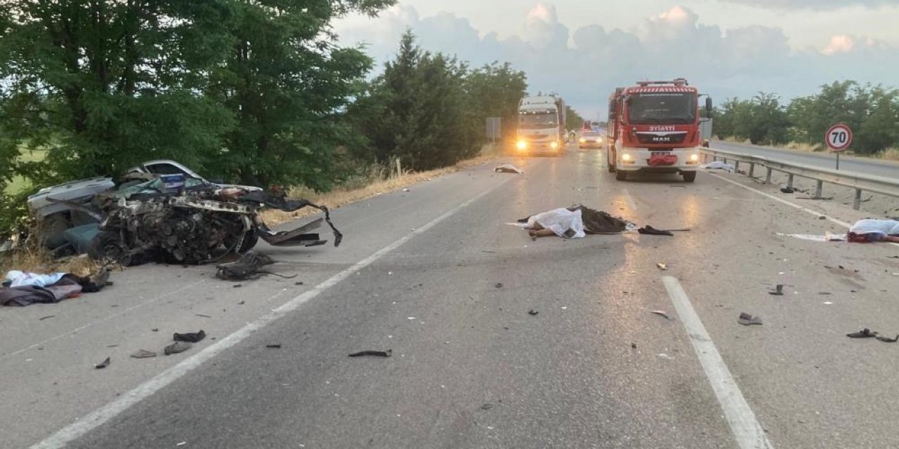 Katliam gibi kaza: 3 ölü, 1 yaralı