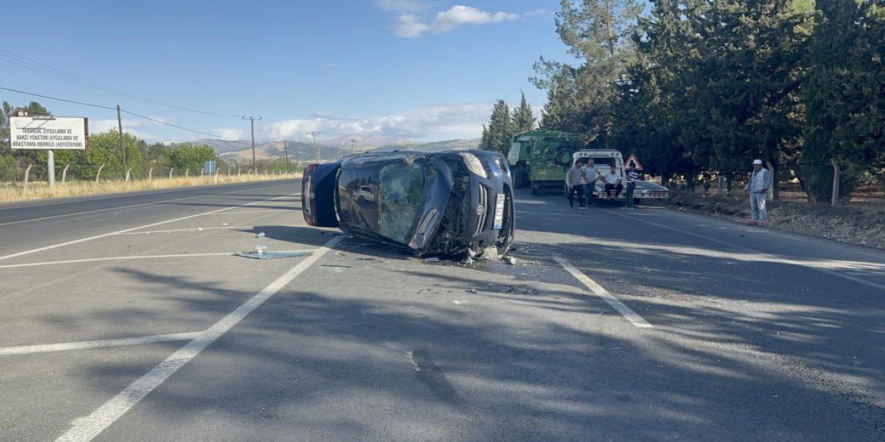 Otomobil ile biçerdöver çarpıştı: 6 yaralı