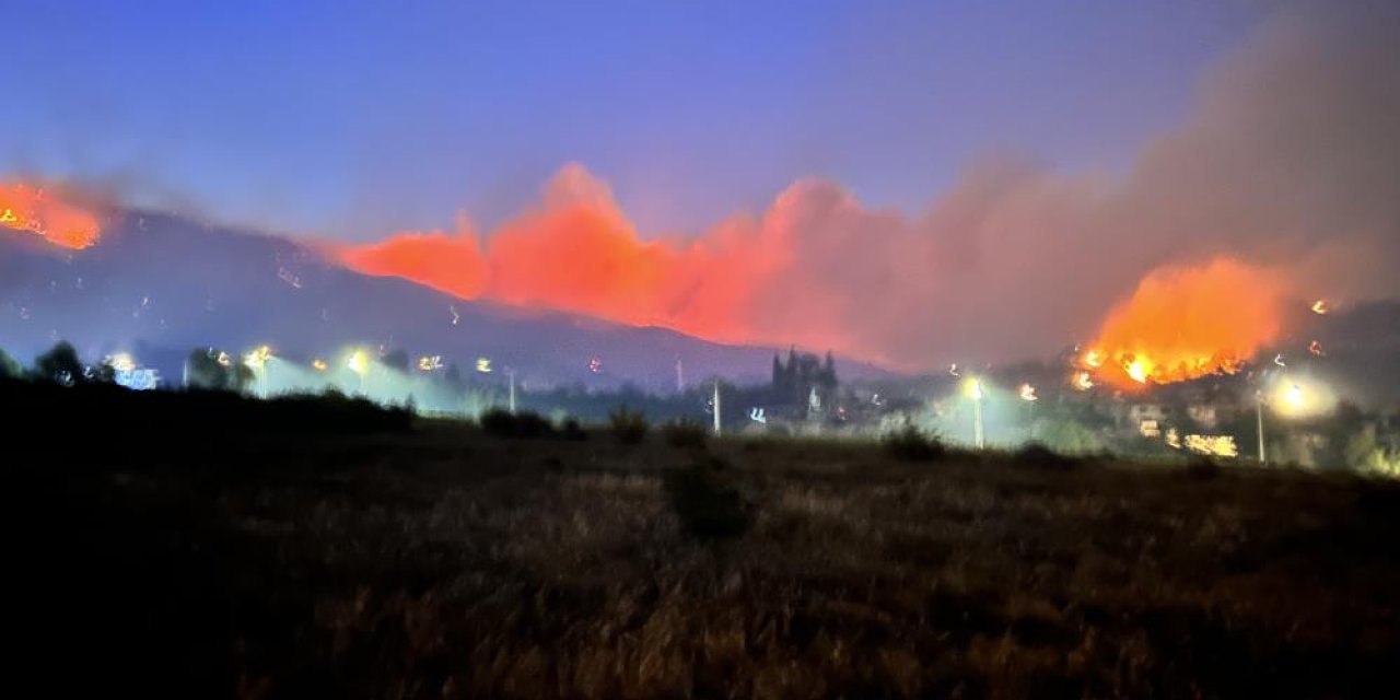 Hatay’da orman yangını sürüyor: binlerce kişi tahliye edildi