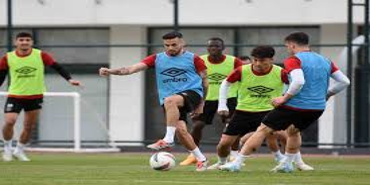 Manisa 10 futbolcu ile yollarını ayırdı