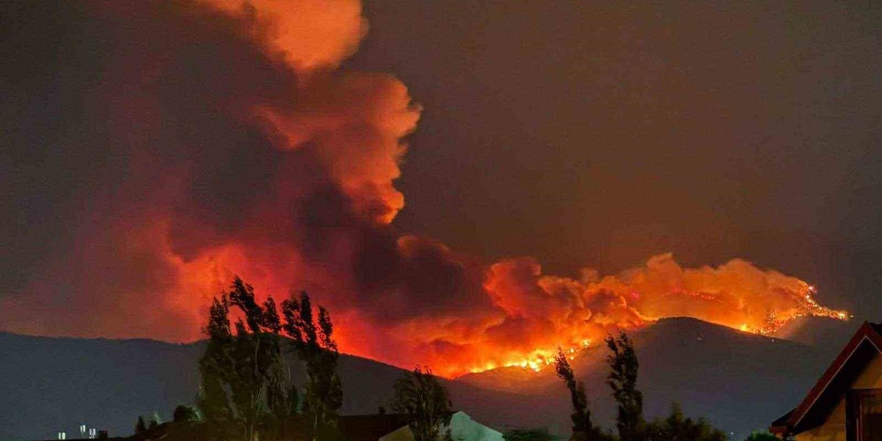 Ödemiş'te yangın korkutuyor, 3 mahalle tahliye edildi