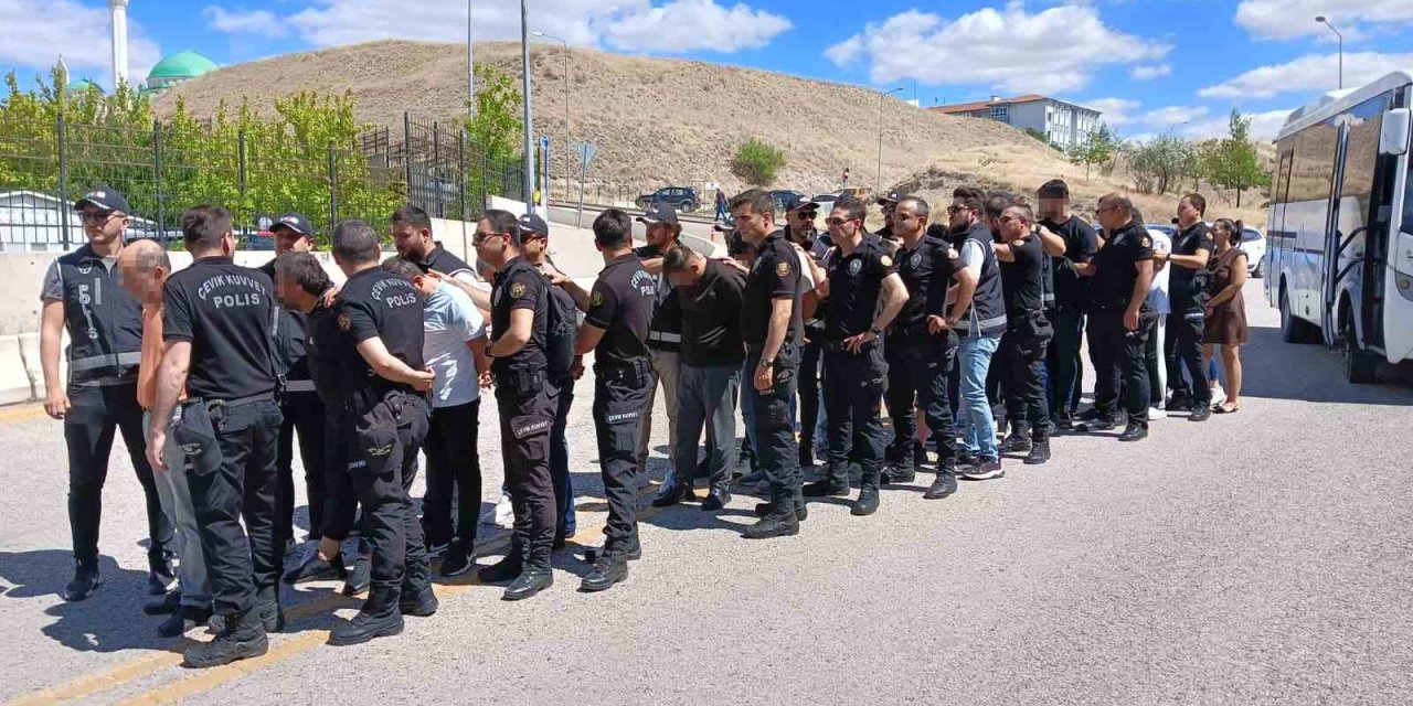 Polis Ankara’da haraç çetesine operasyon yaptı gözaltılar var