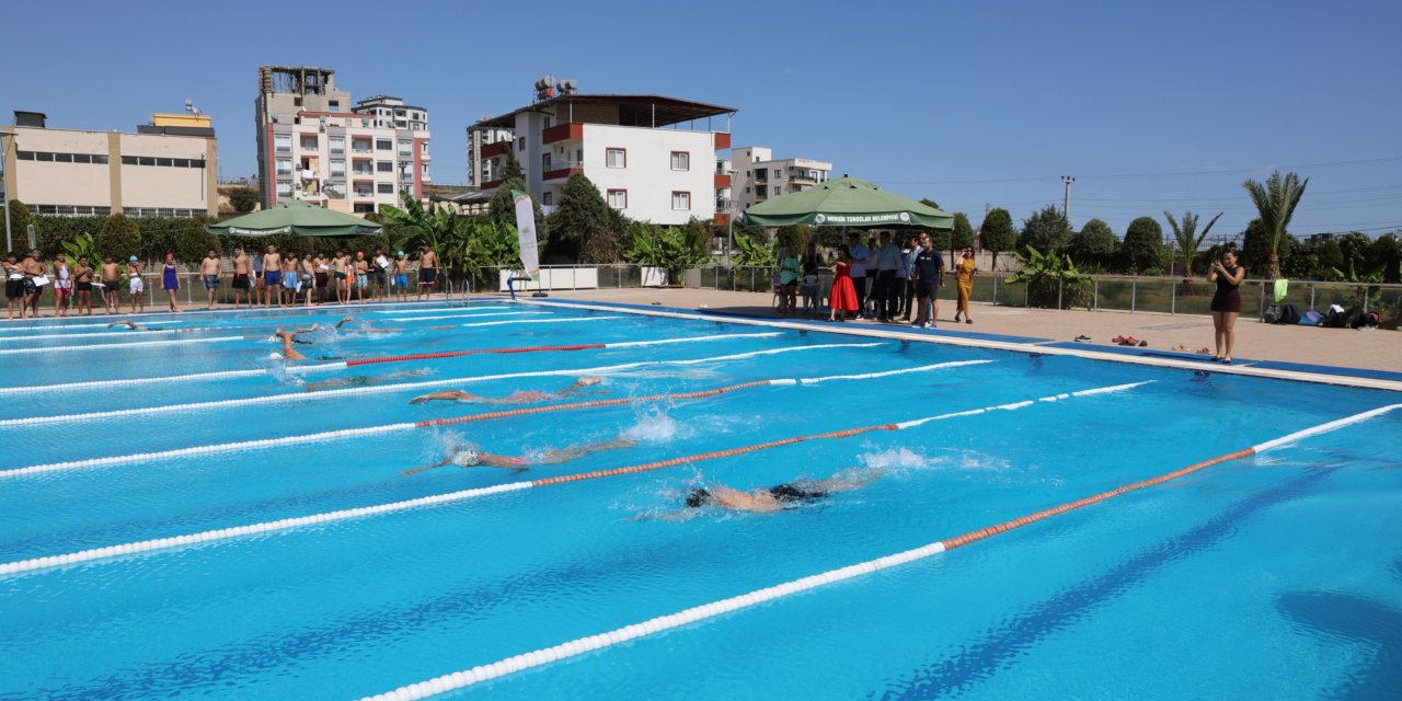 Toroslar'da yaz spor okulları tüm hızıyla devam ediyor