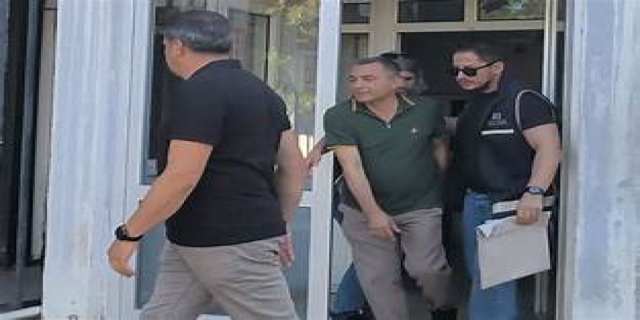 CHP'li Manavgat Belediye Başkanı Kara, emniyete götürüldü