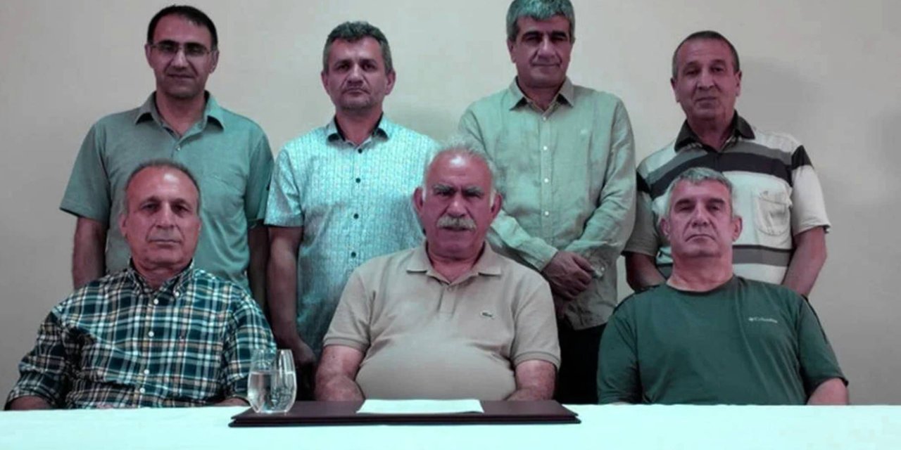 Öcalan’dan Çarpıcı Mesaj: PKK’ya “Silahları Bırakın” Talimatı